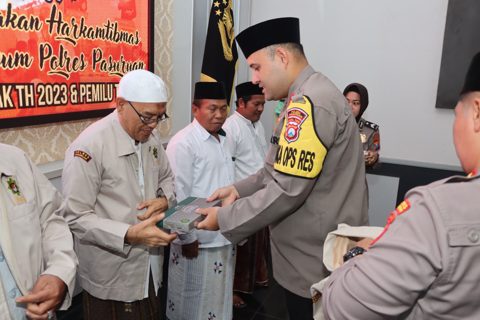 Jalin Silaturahmi Dengan Tokoh Agama, Polres Pasuruan Menggelar Jum’at Curhat Bersama Da’i Kamtibmas