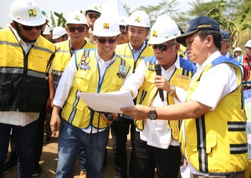 Menteri Basuki Tinjau Pembangunan Bendungan Cibeet Untuk Pengendalian Banjir di Hilir Sungai Citarum