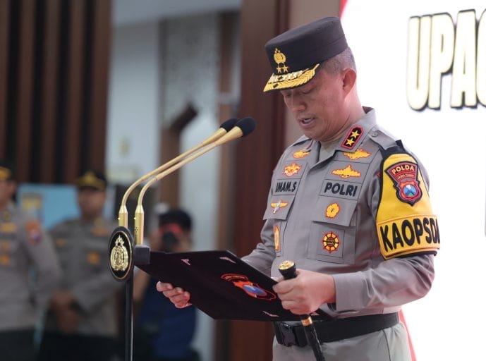 Awali Tugas, Irjen Pol Imam Sugianto Lantik AKBP Komarudin Sebagai Dirlantas Polda Jatim