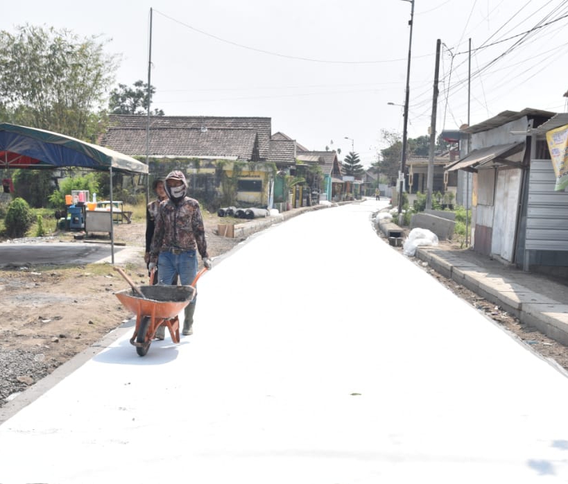 Progres Rigid Beton Ruas Jalan Tulangan – Durungbedug Capai 36 Persen