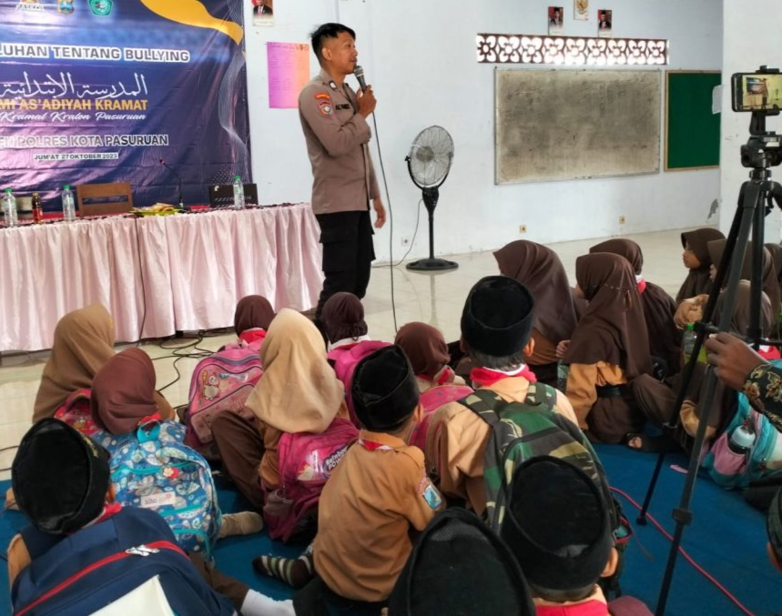 Cegah Bullying Polres Pasuruan Kota Lakukan Pembinaan di Sekolah