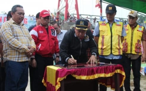 Kementerian PUPR Bersama Komisi V DPR RI Resmikan 3 Jembatan Gantung di Kabupaten Sintang Kalbar