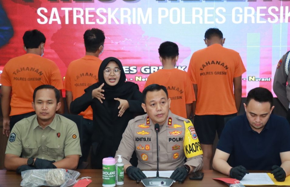 Polres Gresik Tetapkan Delapan Tersangka Kericuhan di Stadion Gelora Joko Samudro