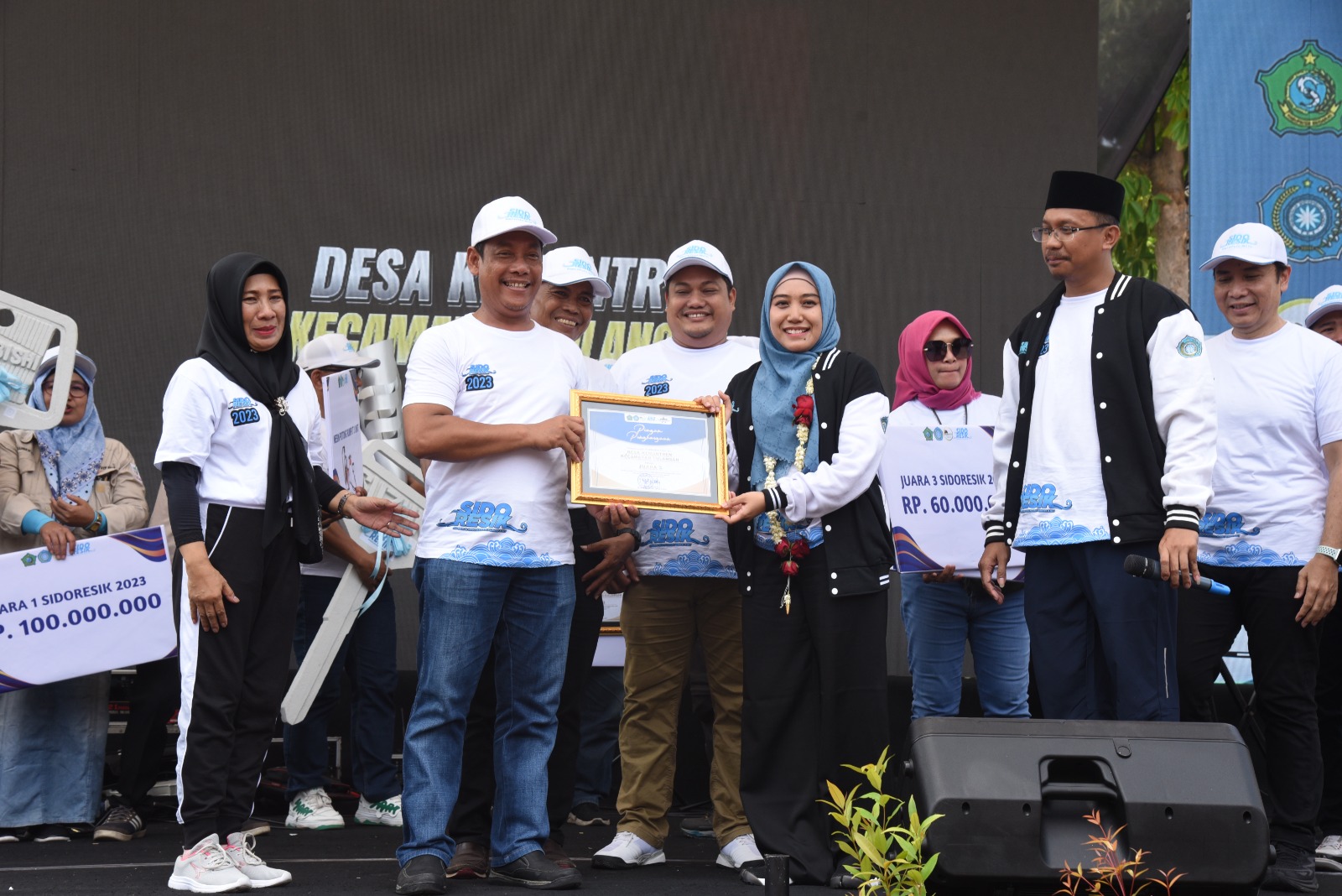 Awarding Sido Resik 2023, Desa Kedungcangkring Juara I Raih Hadiah 1 Unit Mobil Pickup dan Uang Rp.100 Juta