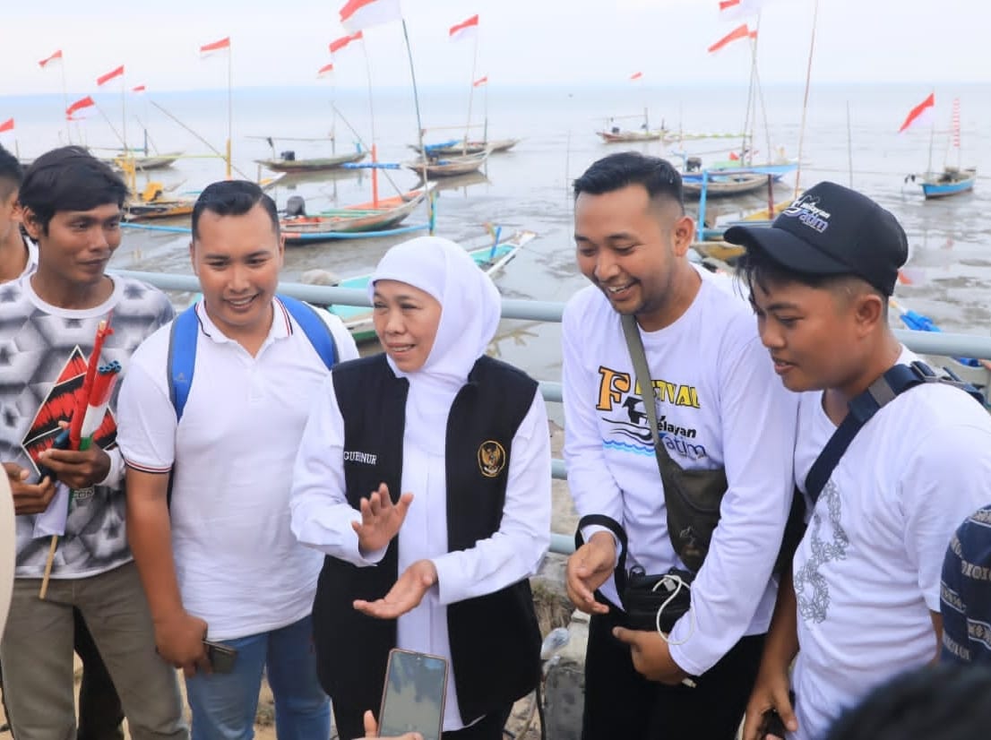 Gubernur Jatim Memperingati Hari Nusantara ke-24 Bersama Nelayan di Pantai Kenjeran