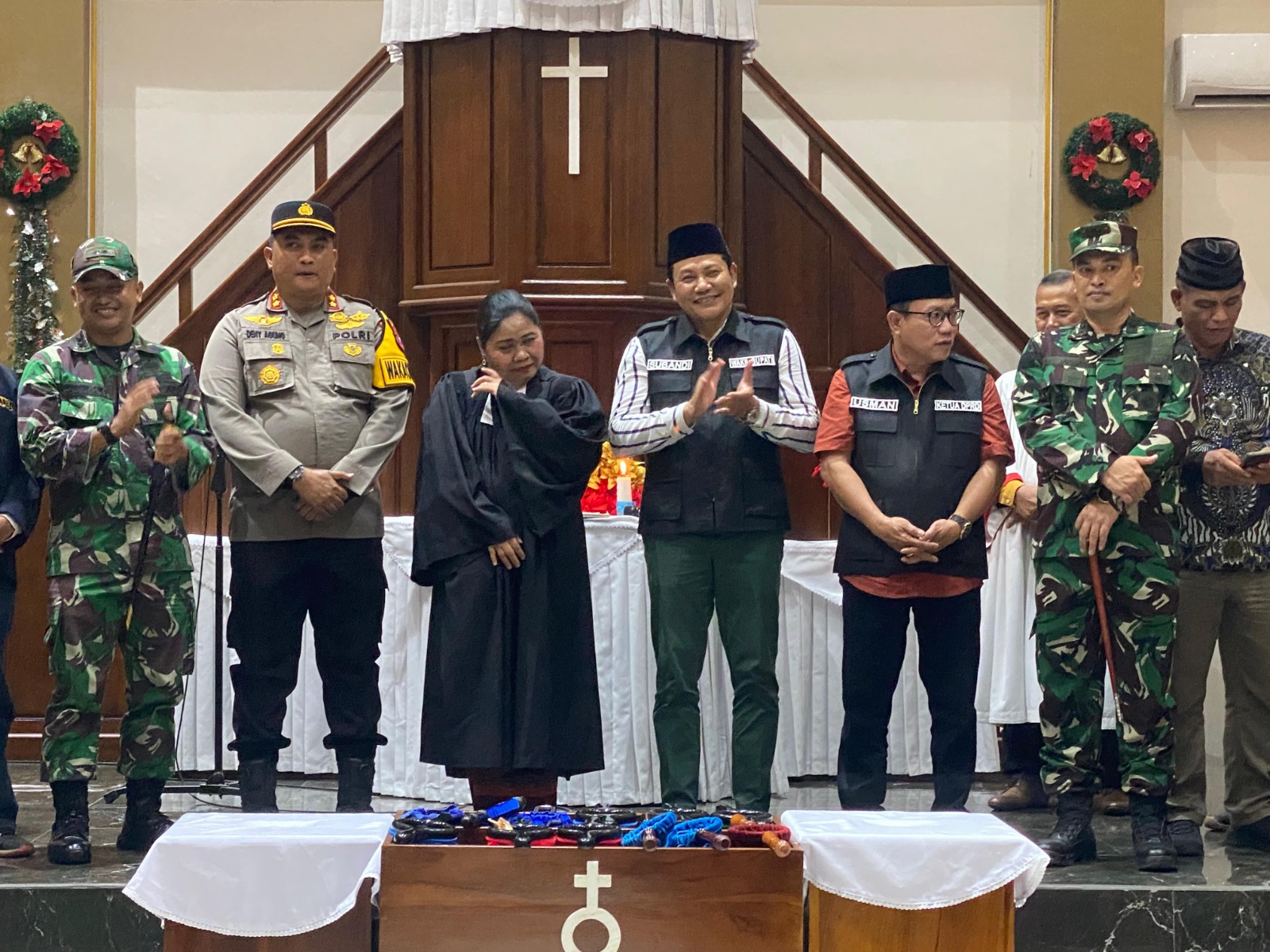 Pastikan Keamanan Perayaan Natal dan Tahun Baru 2024, Wabup Sidoarjo Bersama Forkopimda Pantau Keamanan Gereja