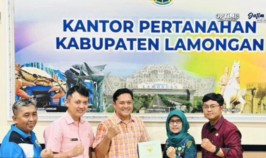 BPN Lamongan Serahkan Sertifikat Tanah kepada Dinas PU Bina Marga Provinsi Jawa Timur