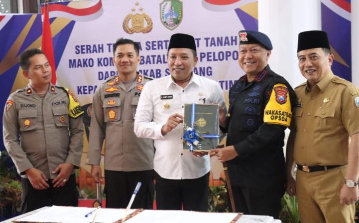 Polda Jatim Terima Hibah Tanah dari Pemkab Sampang Untuk Pembangunan Kompi Brimob