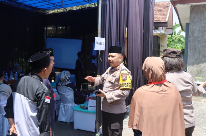 Amankan Proses Rekapitulasi Surat Suara, Polres Pasuruan Terjunkan Personil