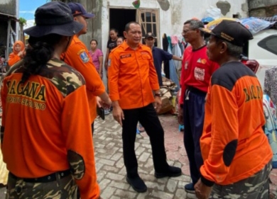 BPBD Jatim Serahkan Bantuan ke Warga Sidoarjo