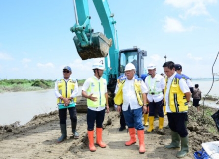 Menteri PUPR Instruksikan Perbaikan Darurat Tanggul Sungai Wulan di Demak Segera Selesai