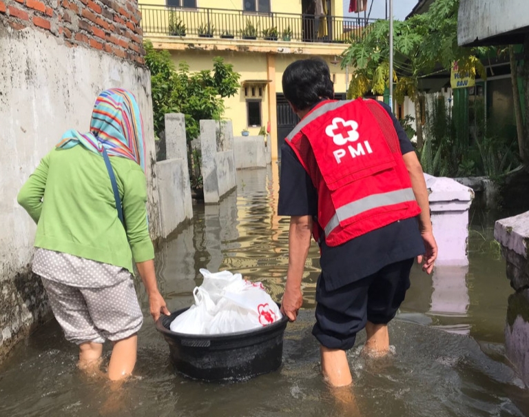 PMI Siapkan 750 Nasbung untuk Warga Terdampak Banjir di Kabupaten Pasuruan