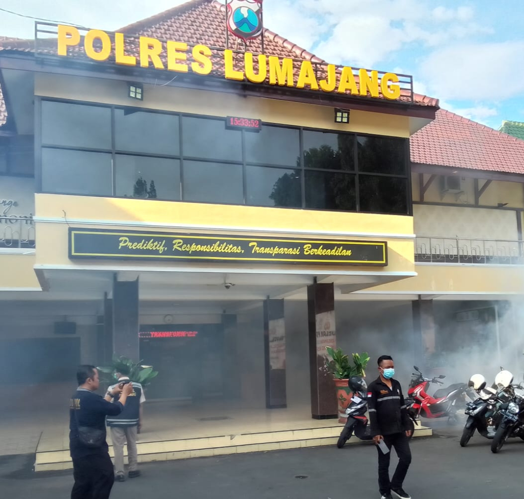 Cegah Penyebaran DBD, Sidokkes Polres Lumajang Lakukan Fooging