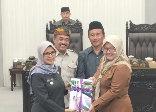 DPRD Kabupaten Blitar Gelar Rapat Paripurna Agenda Penyampaian LKPJ Bupati Tahun 2023