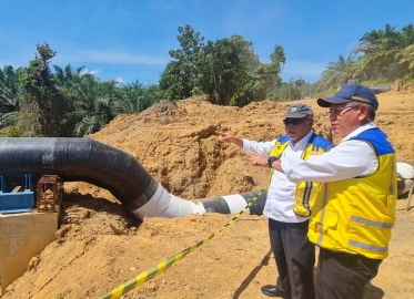 Menteri Basuki Tinjau Jaringan Perpipaan Transmisi Air Minum IKN