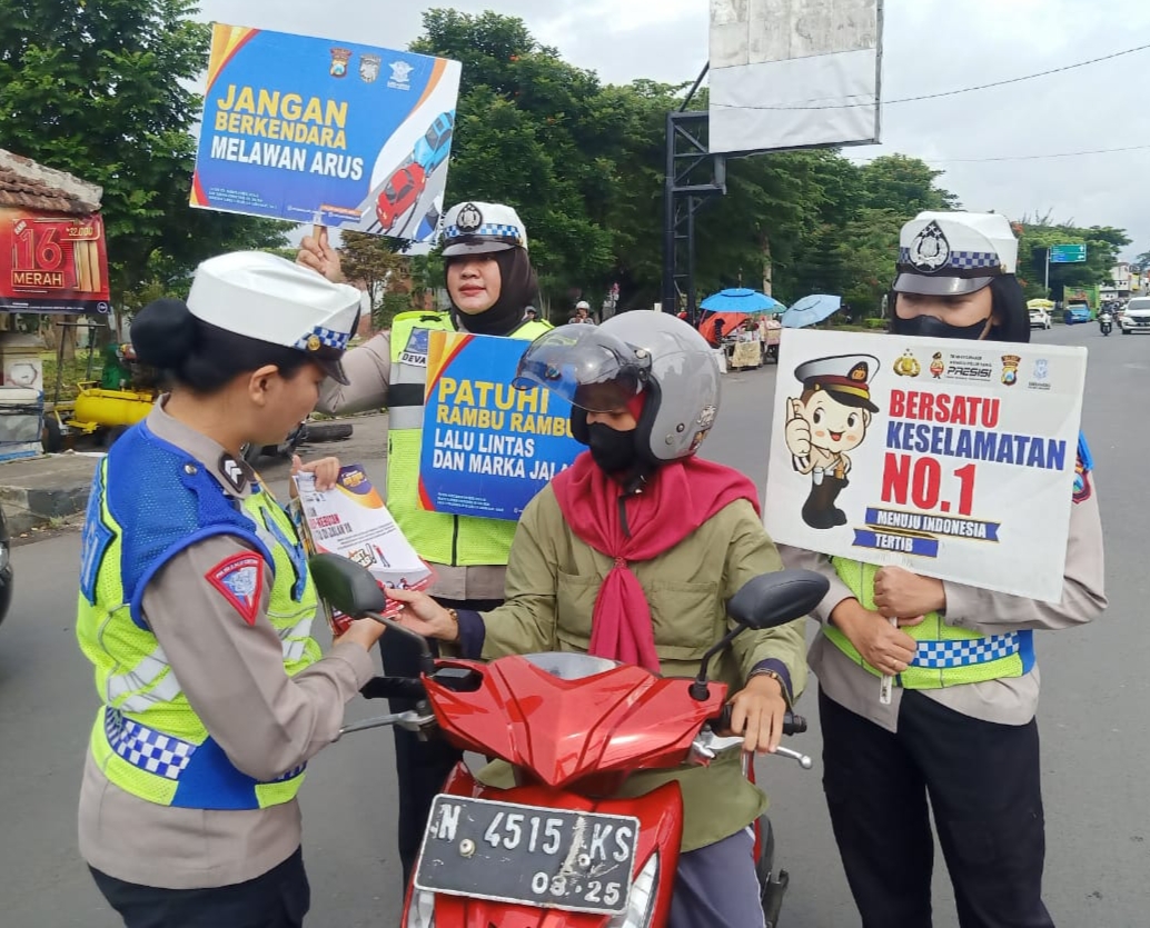 Operasi Keselamatan Semeru 2024, Polres Malang Sosialisasikan Kamseltibcarlantas