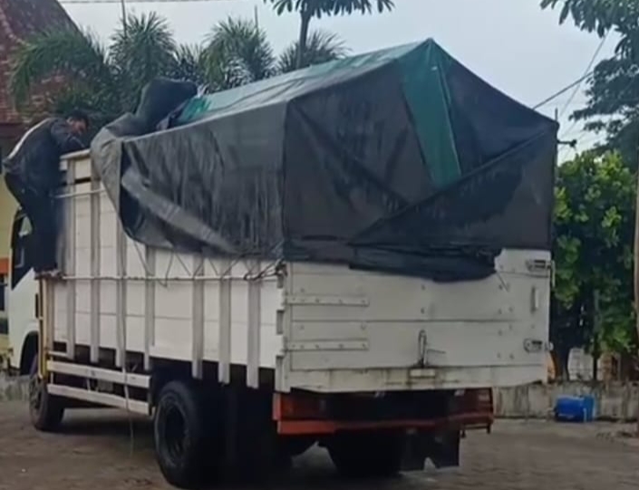 Diduga Oknum Anggota Aktif Polsek Lepaskan Truck Modif BBM Solar Subsidi