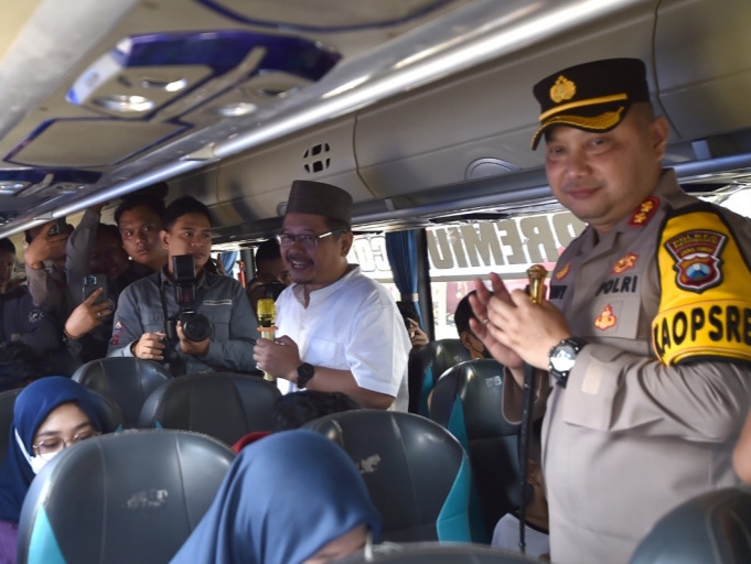 Pemkab Pasuruan Berangkatkan Tiga Bus untuk Mudik Lebaran