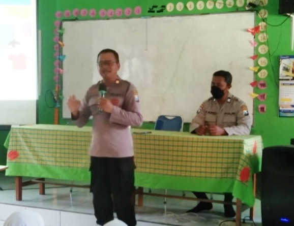 Peringati Hardiknas Polresta Sidoarjo Edukasi Pelajar di Sekolah