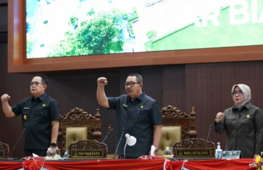 Pj. Gubernur Jatim Sampaikan Nota Keuangan Pertangungjawaban Pelaksanaan APBD 2023