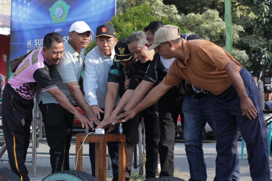 Plt. Bupati Sidoarjo Resmikan PJU Lapangan Desa Wage