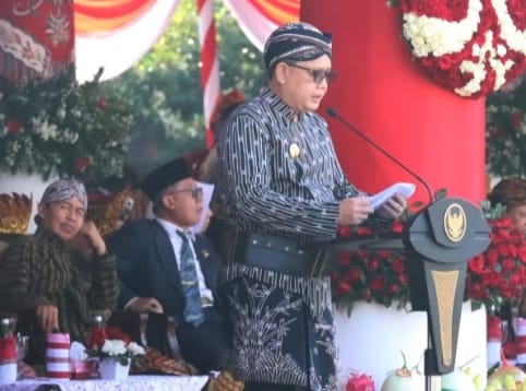 Pj. Gubernur Jatim Adhy Karyono Pimpin Upacara Hari Lahir Pancasila 2024