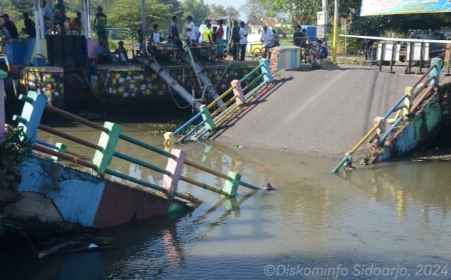 Plt. Bupati Sidoarjo Tinjau Jembatan Ambruk di Kedungpeluk