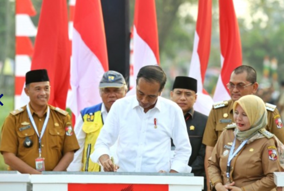 Presiden RI Jokowi Resmikan 16 Ruas Inpres Jalan Daerah Sepanjang 102,5 Km di Lampung