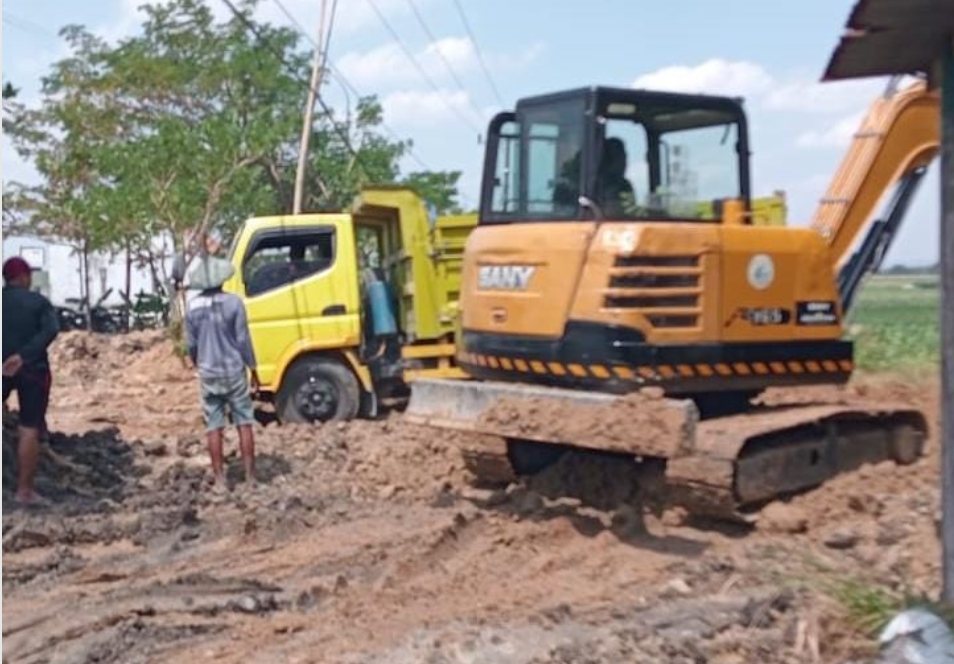 Tambang Ilegal Galian C di Balongcabe Meresahkan Warga,