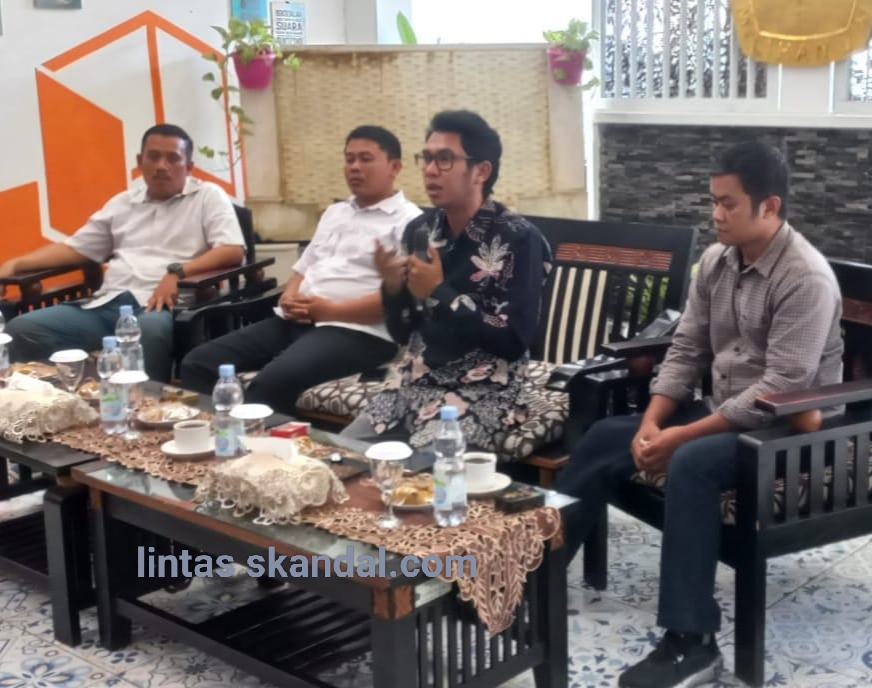 KPU Sidoarjo Gelar Acara Ngopi Bareng Bersama Wartawan