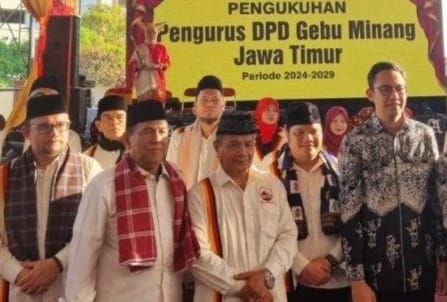 Ketum Gebu Minang Kukuhkan Pengurus DPD Gebu Minang Jatim