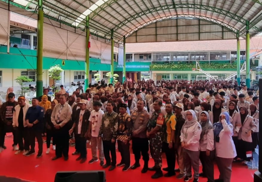 Kirab Maskot SI-JALI dan GUK KASIJO Berakhir di SMA Al- Islam Krian