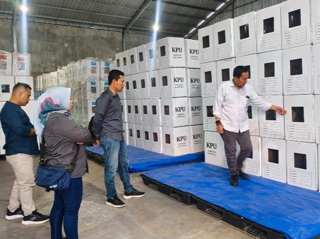 KPU Jatim Tinjau Gudang Logistik di Kota Probolinggo