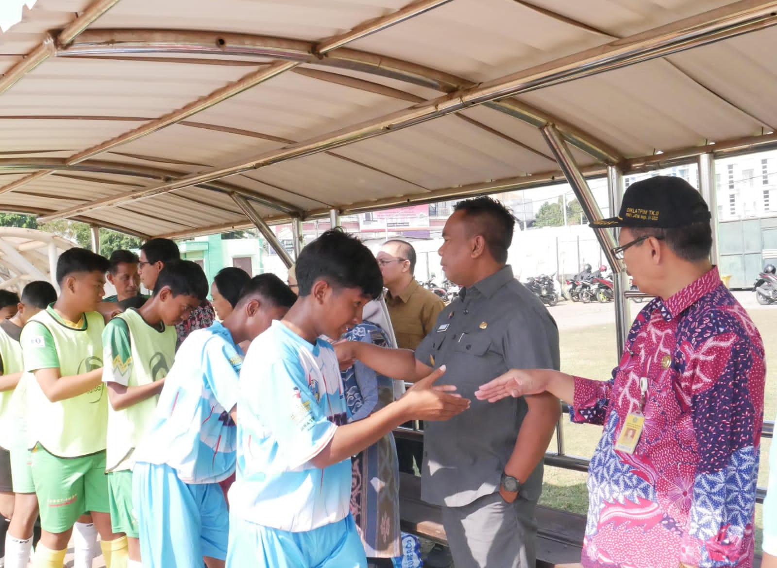 Pjs. Bupati Sidoarjo Tinjau Latihan Tim Sepak Bola GSI