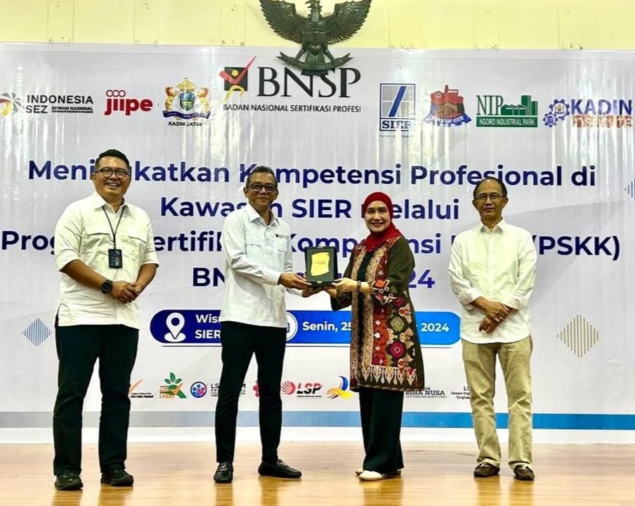 Kadin Jatim Bersama BNSP Sertifikasi Ratusan Tenaga Kerja di Kawasan Industri SIER