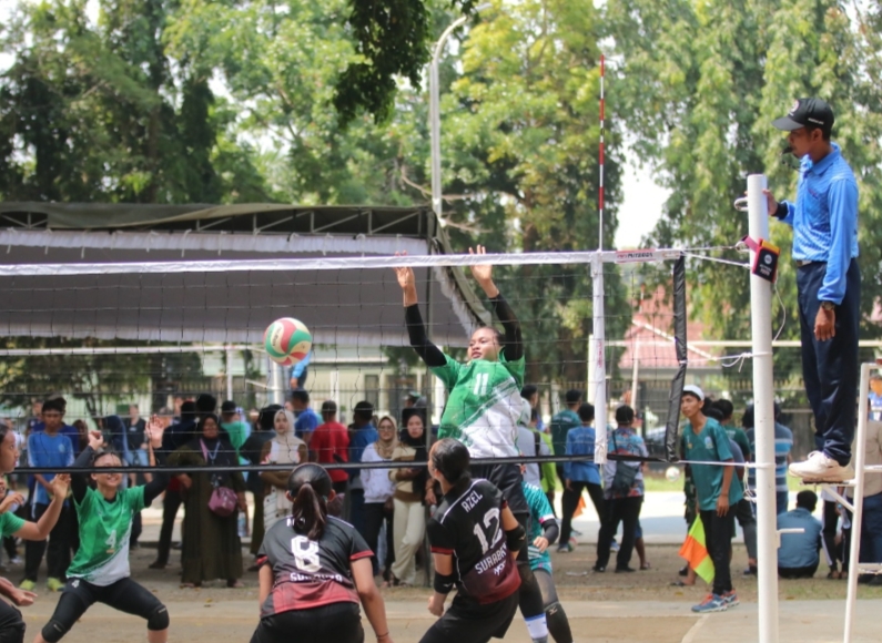 Tim Voli Putra/Putri Sidoarjo Lolos Semifinal Voli Popda XIV Jatim 2024