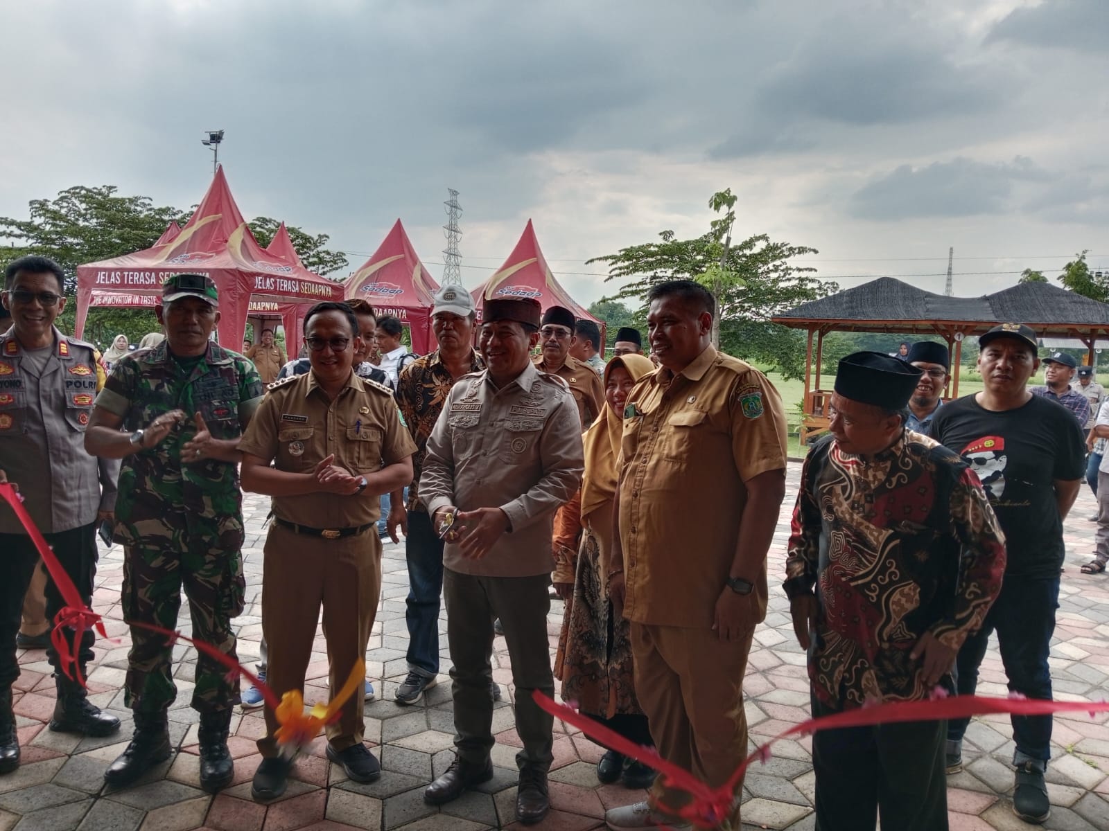 Grand Opening Warung Ganjaran Rosella yang dihadiri oleh Bapak PJ. Bupati Nur Kholis Desa Mojoparen – Rembang